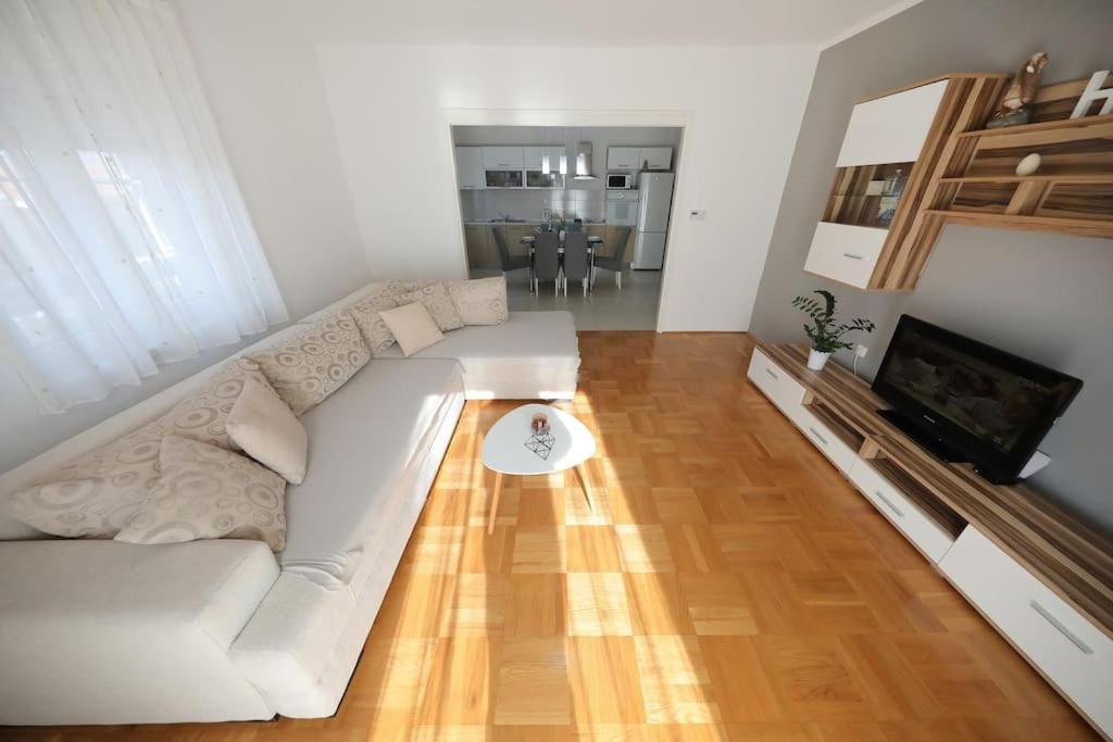 Luxury Apartment Petra With Private Pool Ζαντάρ Εξωτερικό φωτογραφία