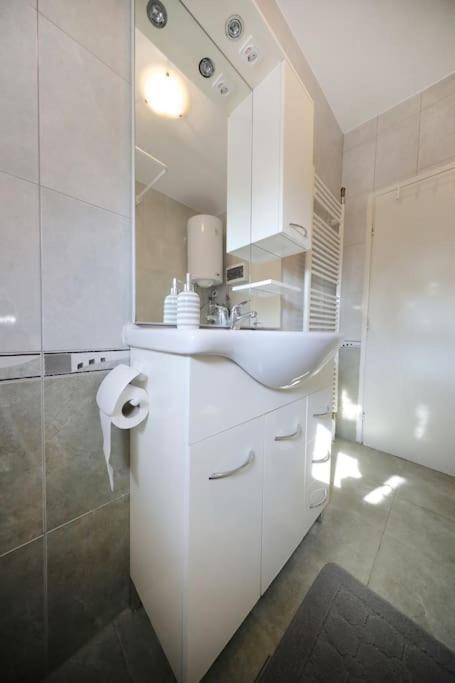 Luxury Apartment Petra With Private Pool Ζαντάρ Εξωτερικό φωτογραφία