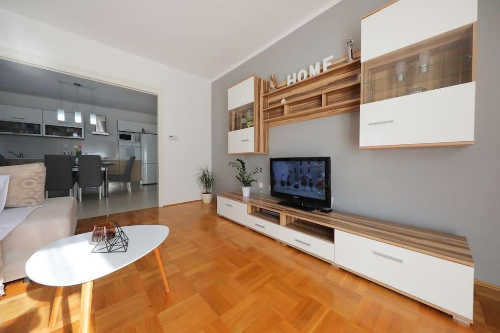Luxury Apartment Petra With Private Pool Ζαντάρ Εξωτερικό φωτογραφία