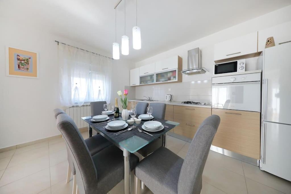 Luxury Apartment Petra With Private Pool Ζαντάρ Εξωτερικό φωτογραφία